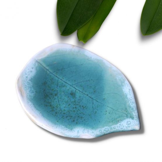ceramiczna podstawka na biżuterię błękitna liść arteliu sklep