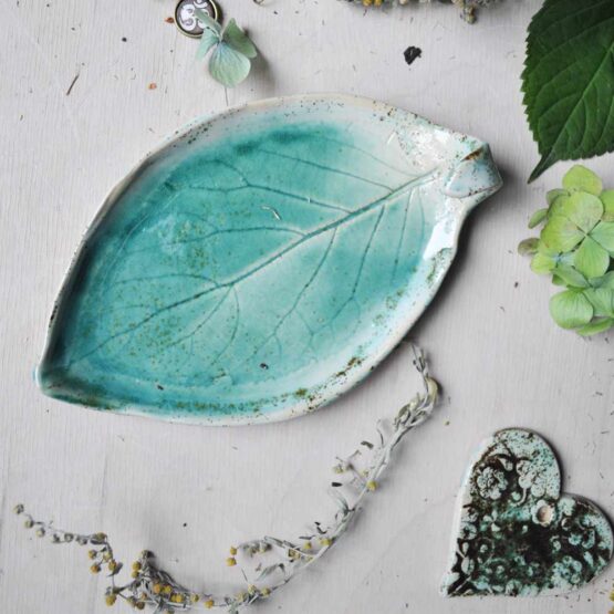 ceramiczna mydelniczka rękodzieło liść turkus błękit niebieska prezent artystyczny
