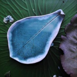 ceramiczna podstawka liść na biżuterię