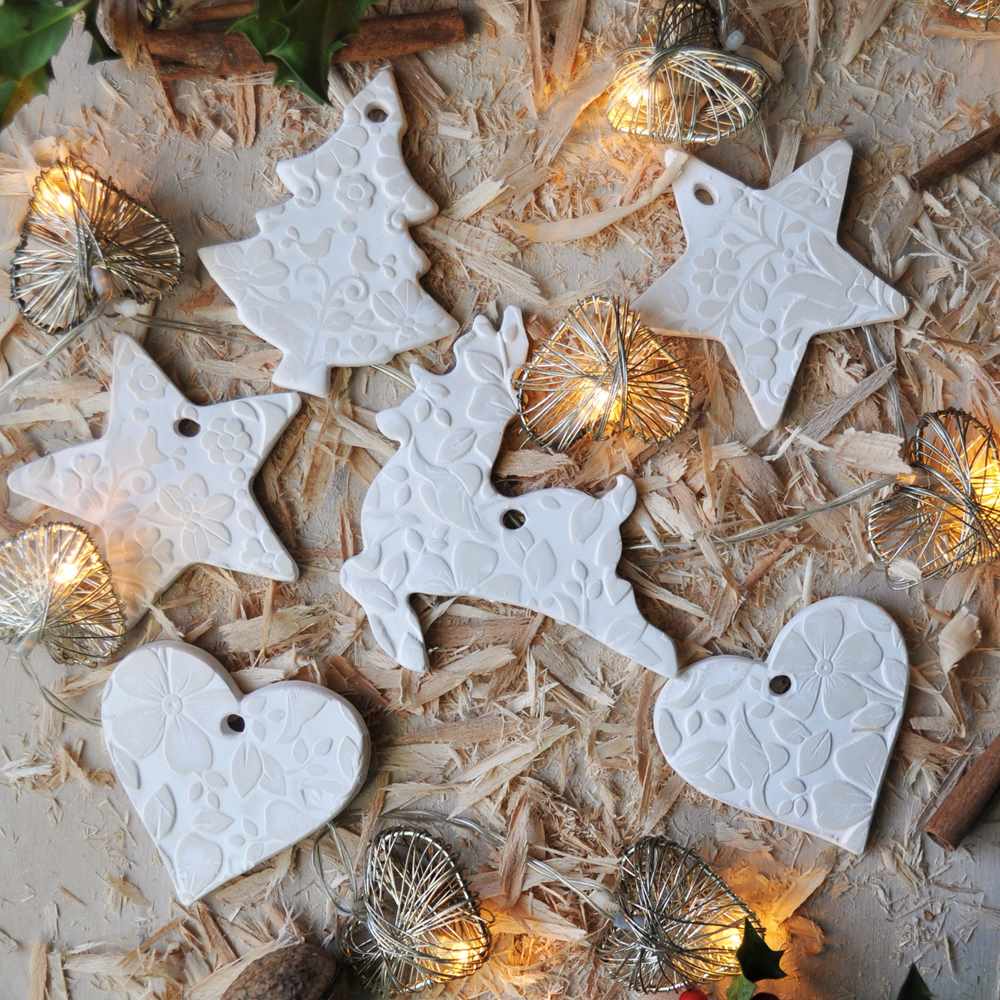 ceramiczne ozdoby świąteczne na choinkę białe zestaw prezentowy