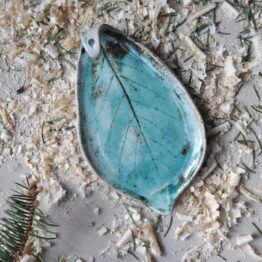 ceramiczna podstawka na kadzidła długie rękodzieło liść turkusowy